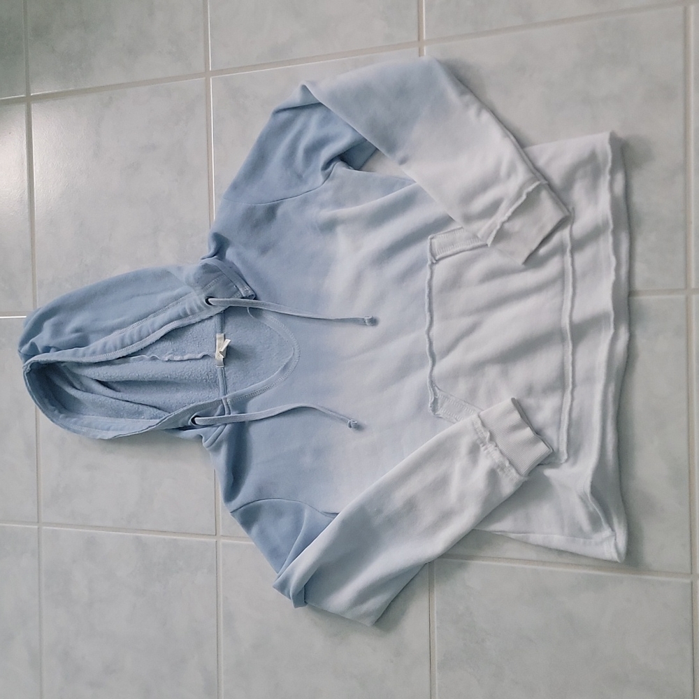 Light Hooded Pullover